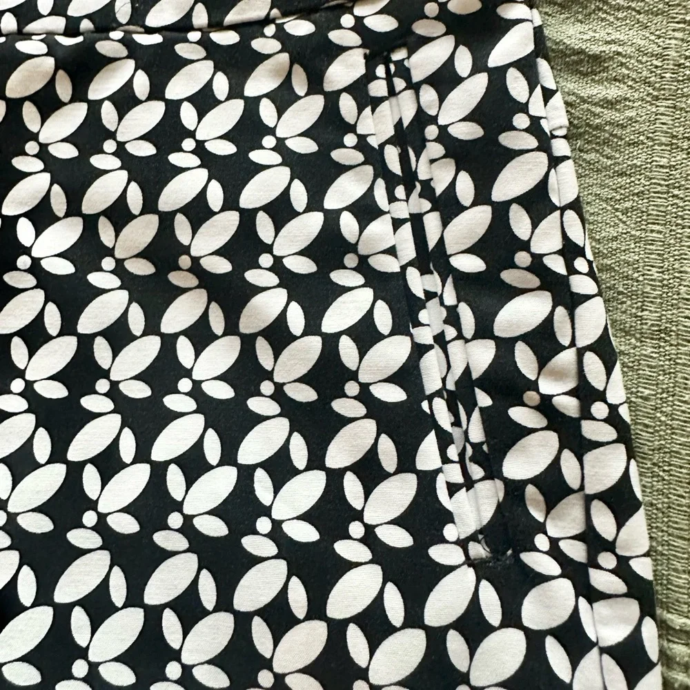 Adrianna Papell Black and White Patterned Ankle Pants - Picture 5 of 11